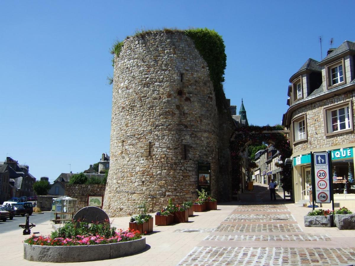 La Maison Sur Les Remparts Domfront  Εξωτερικό φωτογραφία