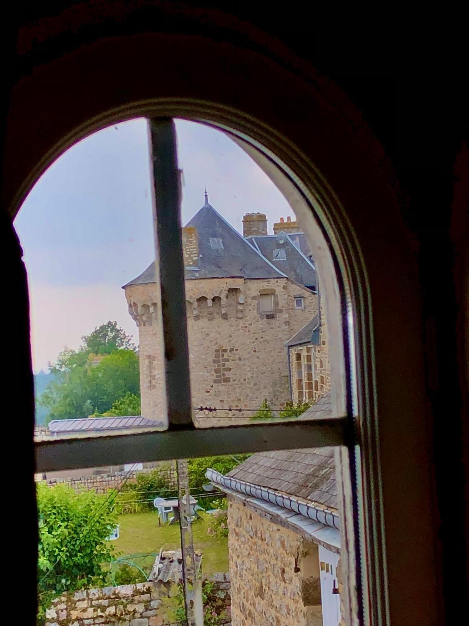 La Maison Sur Les Remparts Domfront  Εξωτερικό φωτογραφία