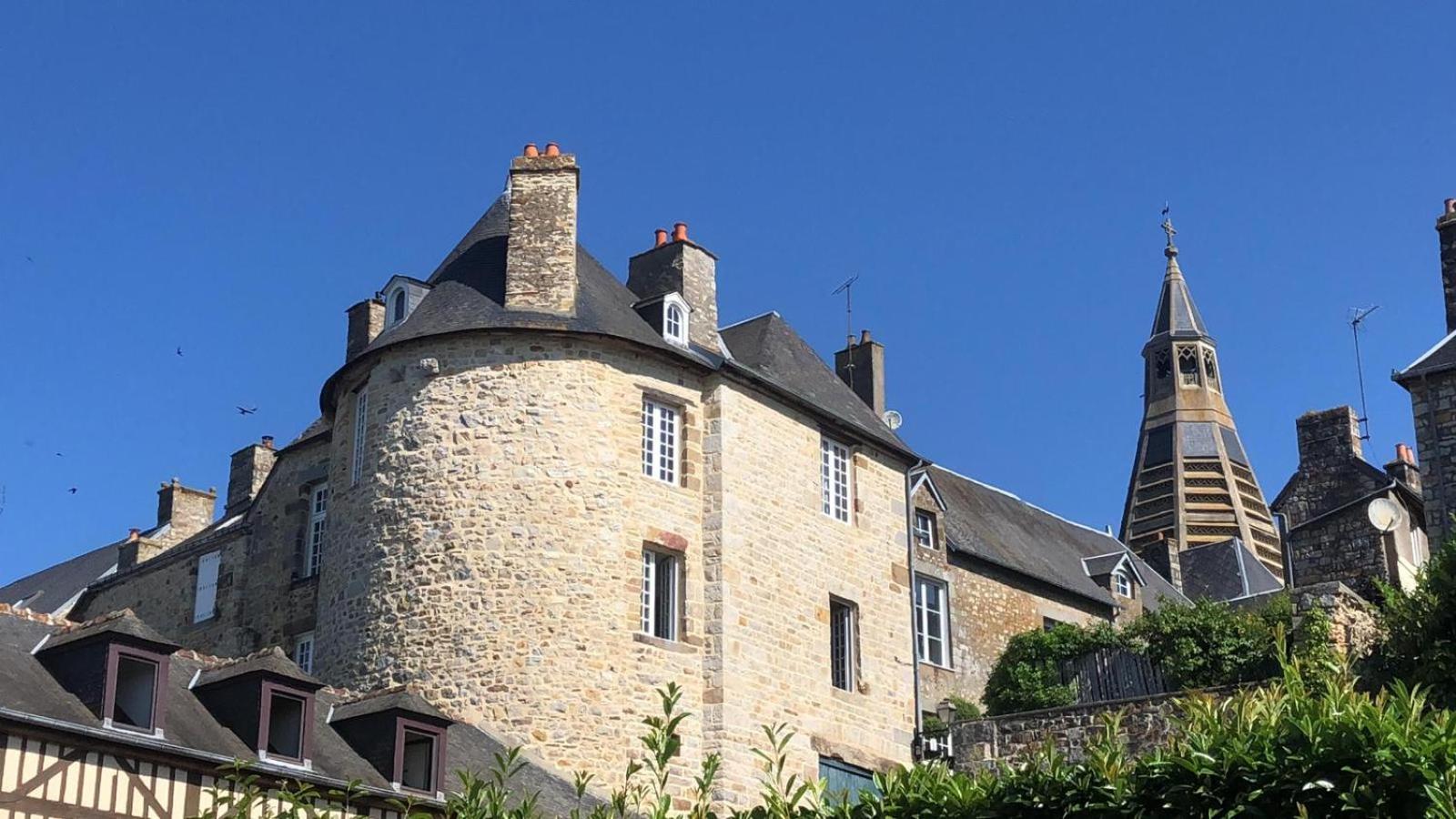 La Maison Sur Les Remparts Domfront  Εξωτερικό φωτογραφία